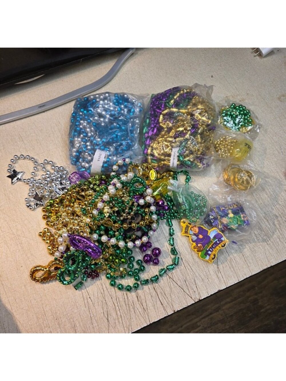 5.5 lb Mardi Gras Bead Lot Masks Doubloons Throws Bulk
